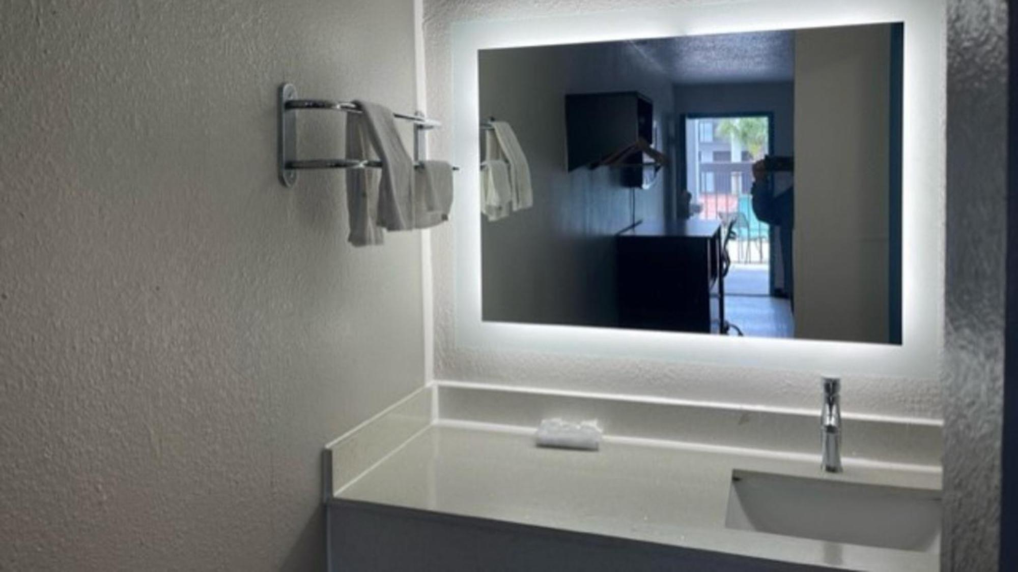 Motel 6 Baton Rouge East, La I12 Екстериор снимка